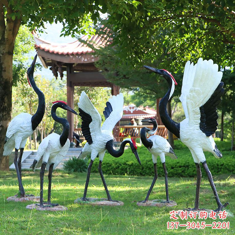 泰州精美彩绘丹顶鹤雕塑