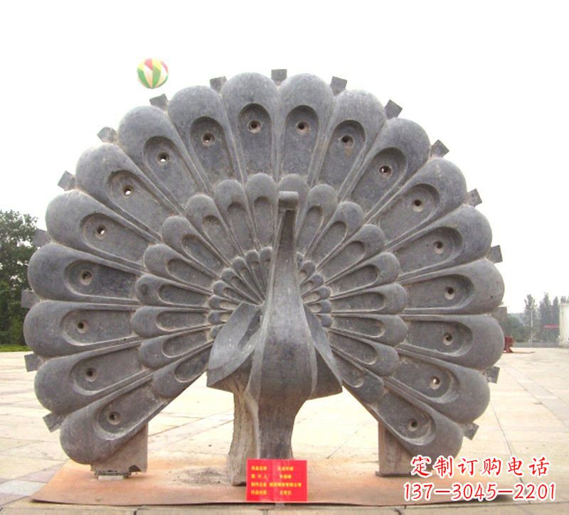 泰州精美绝伦的碧玉孔雀雕塑