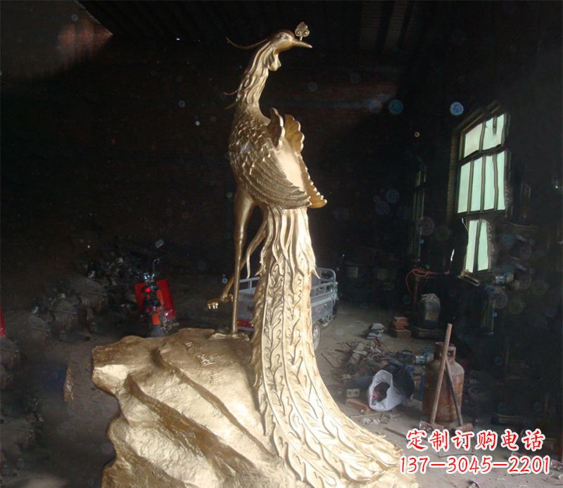 泰州精美制作的孔雀雕塑