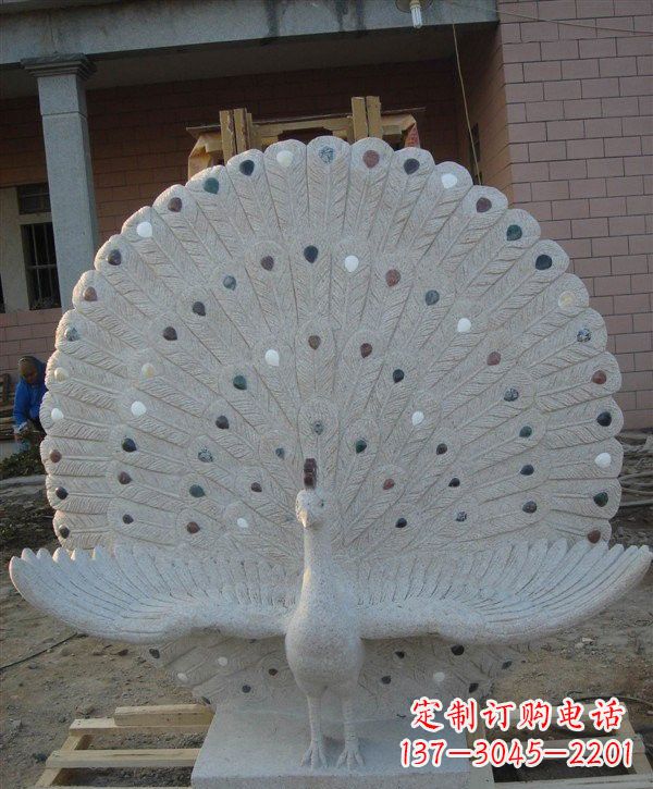 泰州精美雕塑,定制孔雀开屏石雕