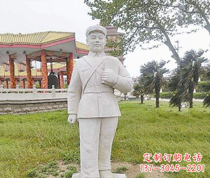 泰州雷锋石雕——传承奉献精神