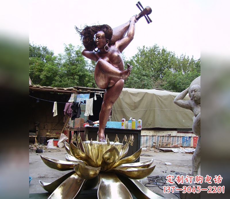 泰州如神般的精美莲花铜雕塑