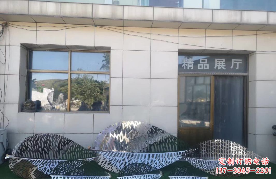 泰州镂空不锈钢树叶雕塑