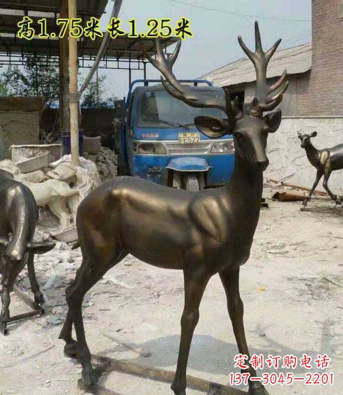 泰州艺术精美,高品质鹿铜雕塑