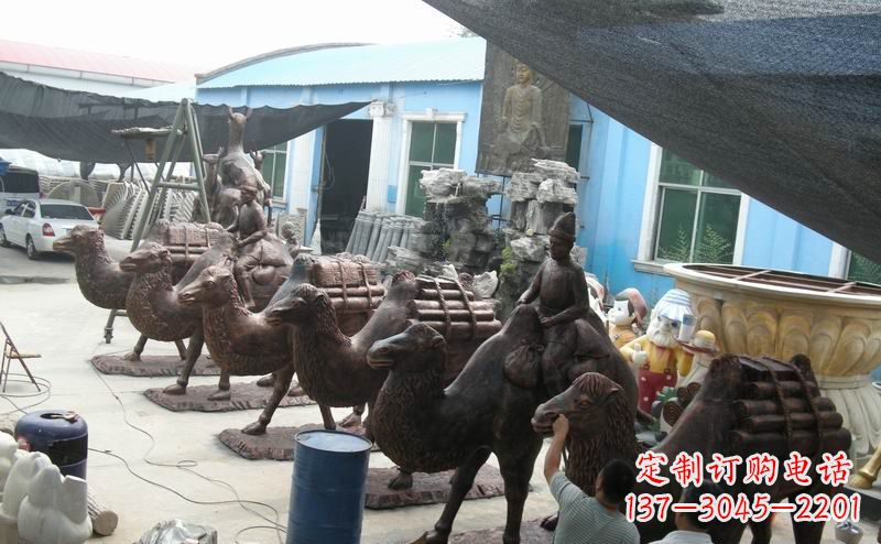 泰州骆驼公园动物铜雕