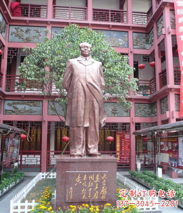 泰州毛泽东伟人铜雕,展示传统文化风采!