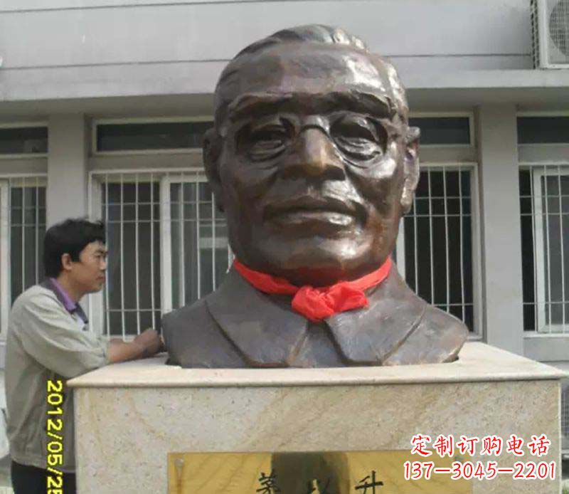 泰州领雕塑:打造精致头像铜雕