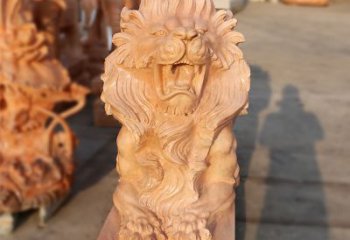 泰州象征力量的汇丰狮子红石雕