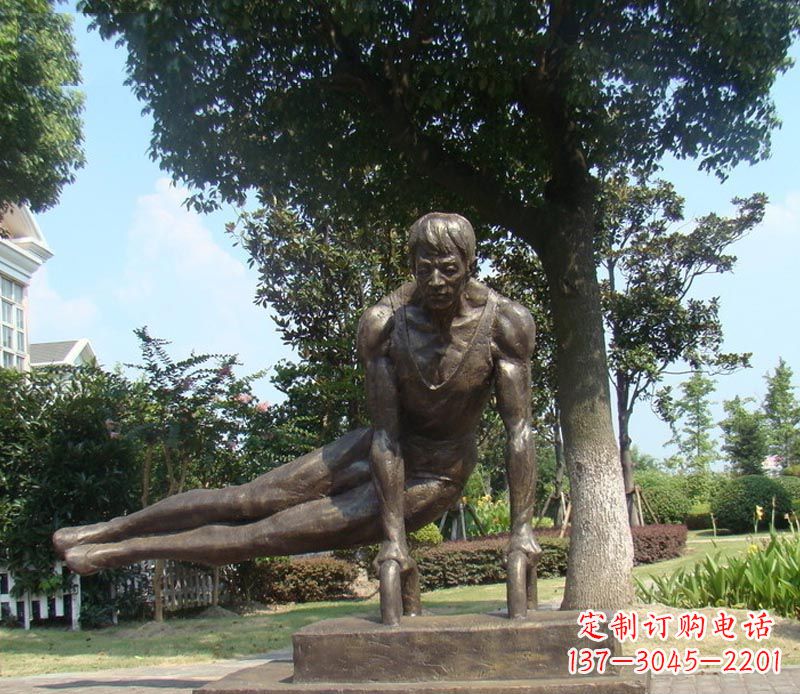 泰州集运动员精神于一身的铜雕