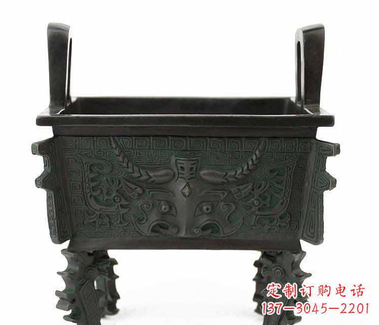 泰州精致的牛头铜鼎铜雕