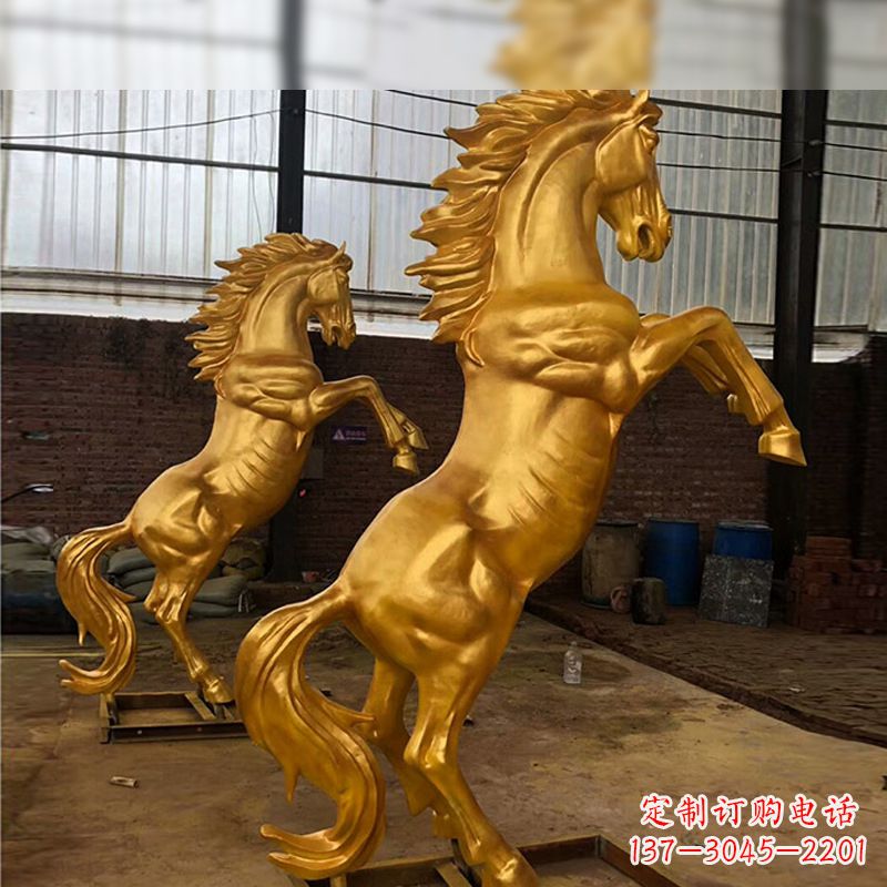 泰州精美马雕塑,精锐漆金马儿