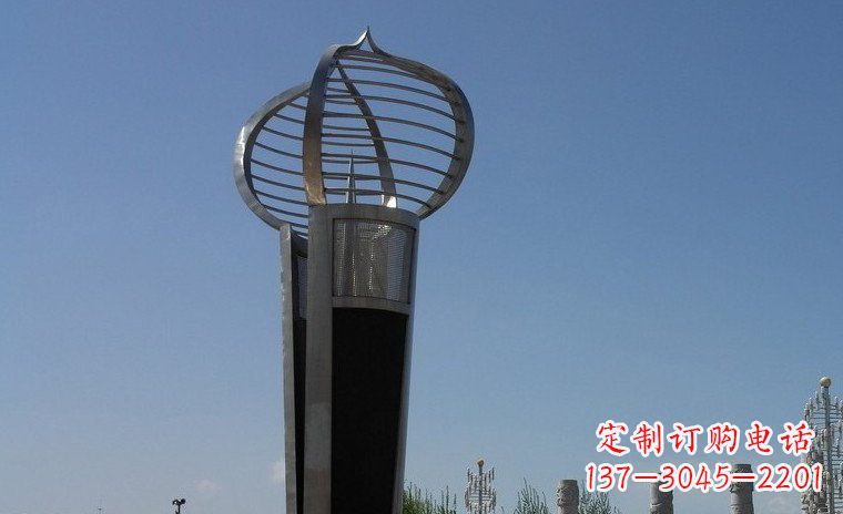 泰州中领雕塑：不锈钢火炬形雕塑