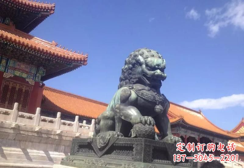 泰州精致青铜狮子雕塑,表达荣耀之美