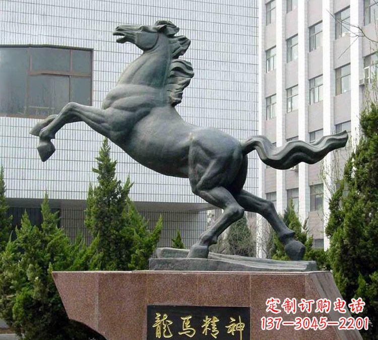 泰州青铜奔马精美雕塑是钜鹰中领雕塑推出的一款…