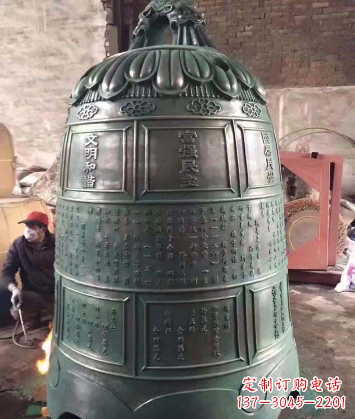 泰州古典铜钟雕塑,装点家园