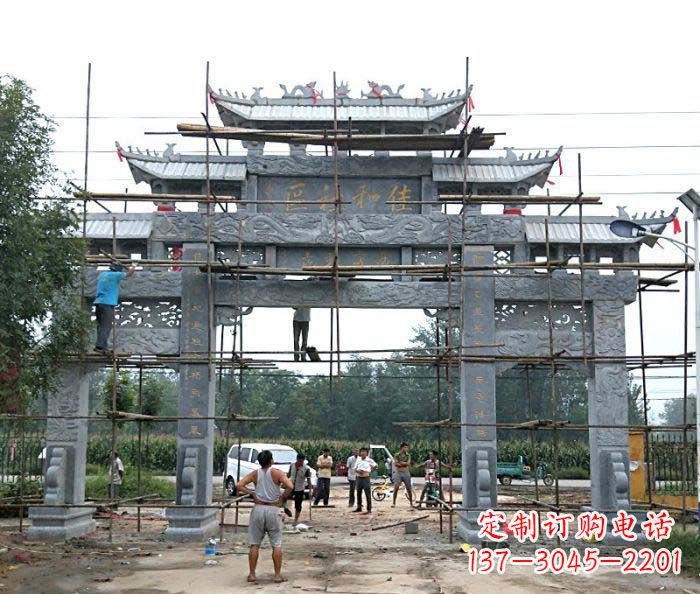 泰州三门牌坊石雕-传统工艺制作出行业领先的雕塑