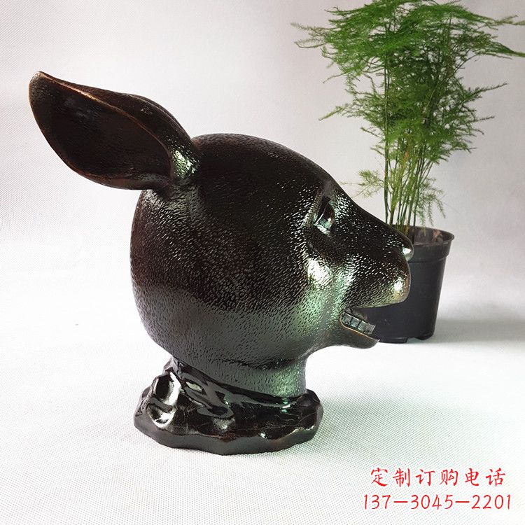 泰州表彰传统的中国生肖兔铜铸雕塑