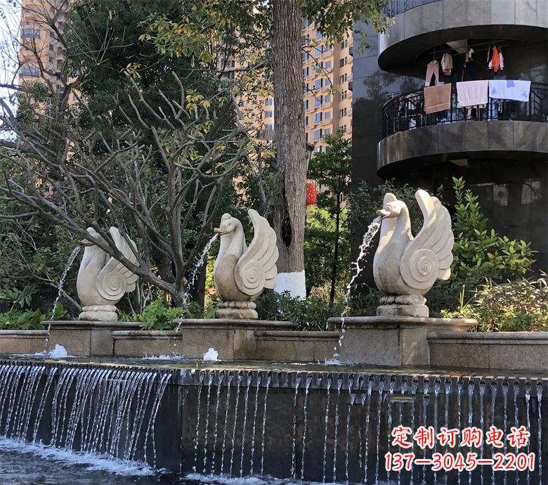泰州石材喷水鹅 园林动物石雕景观摆放 水池石天鹅