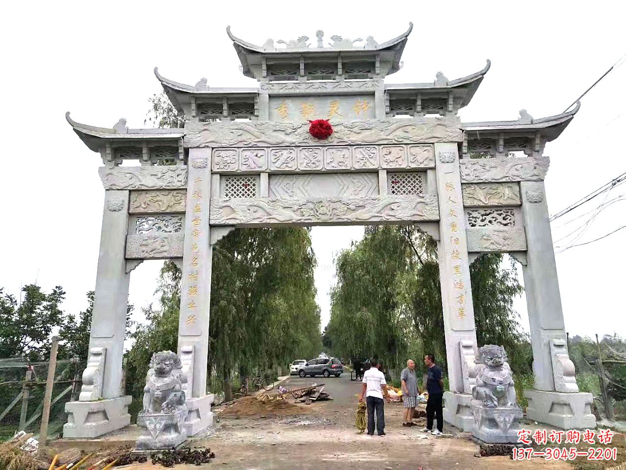 泰州石雕雕刻牌坊:精美雕塑定制服务