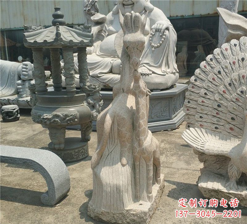 泰州高贵优雅的长颈鹿雕塑