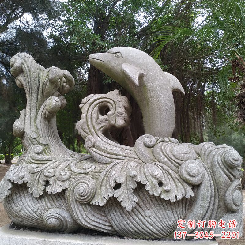 泰州精美的石雕海豚雕塑,为您的公园林营造出别具匠心的水景特色