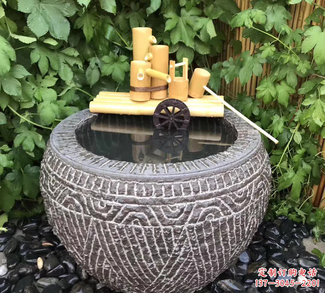 泰州异彩纷呈的水缸雕塑