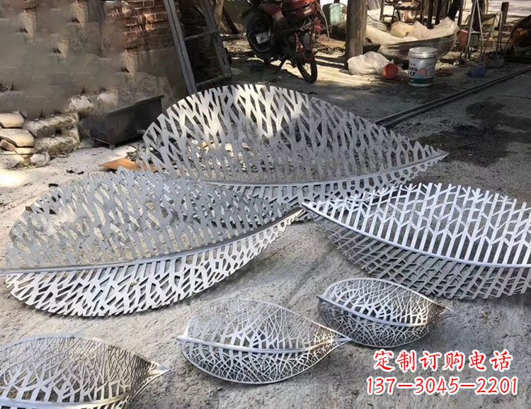 泰州树叶镂空不锈钢雕塑