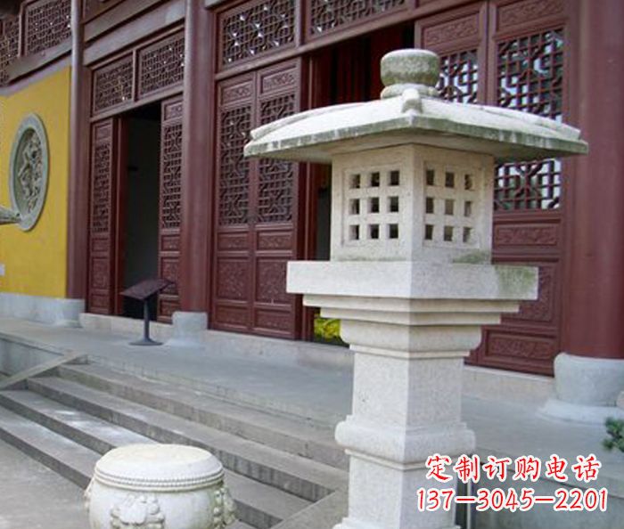 泰州寺庙景观镂空石灯石雕