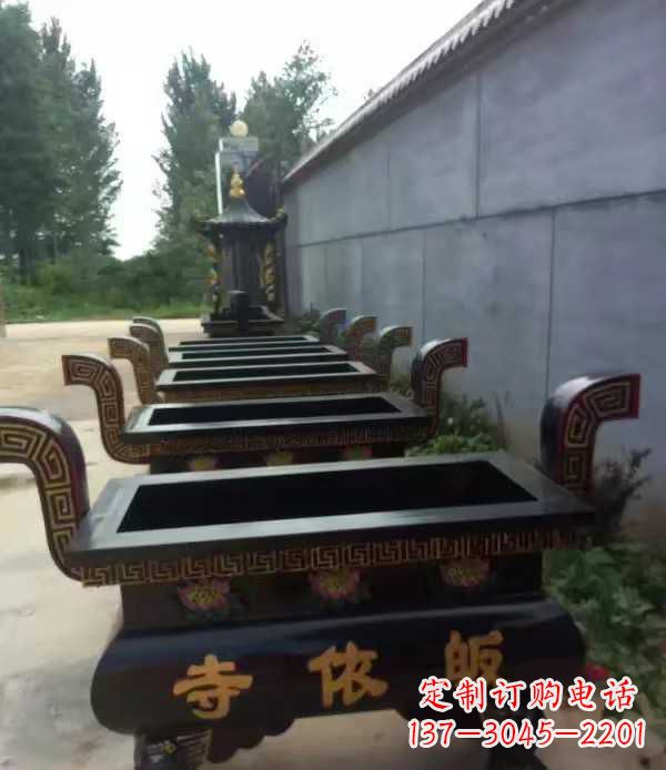 泰州寺庙四足方形香炉铜雕