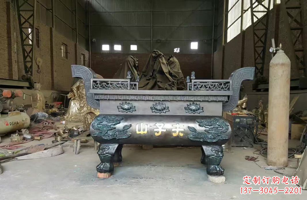 泰州寺庙香炉铜雕12