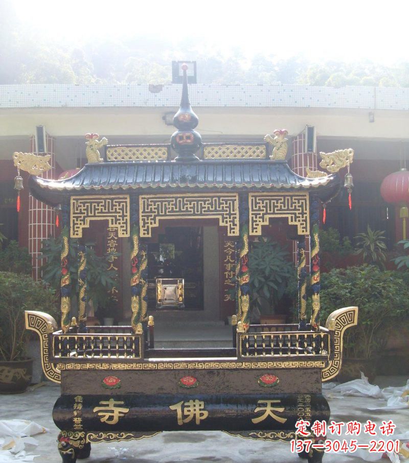 泰州寺庙铸铜四足方形带顶香炉