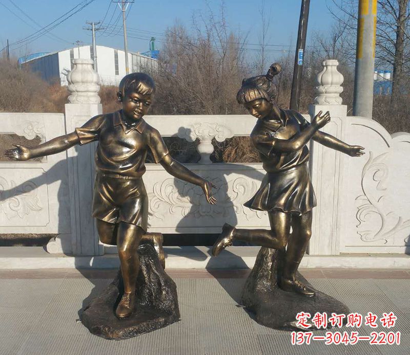 泰州踢毽子的儿童铜雕