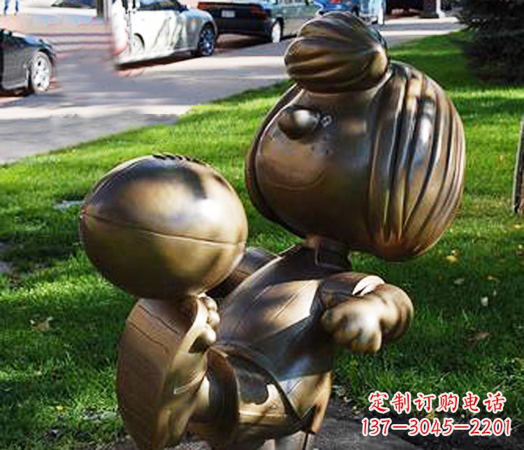 泰州踢球的小女孩铜雕