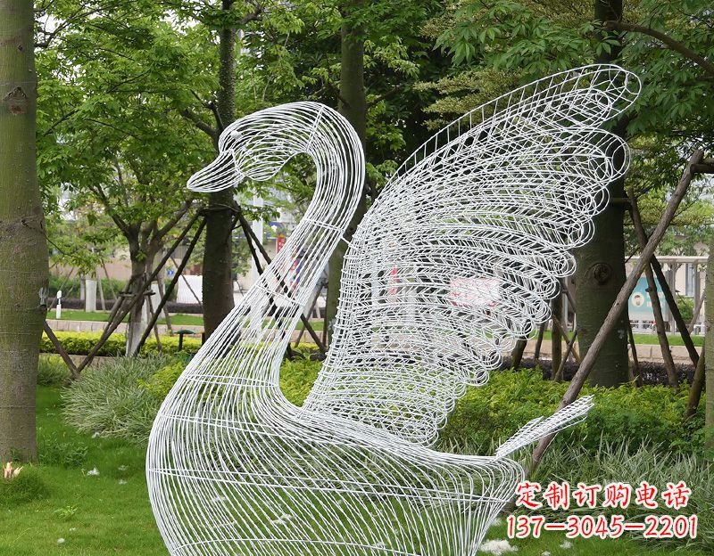泰州天鹅镂空不锈钢雕塑