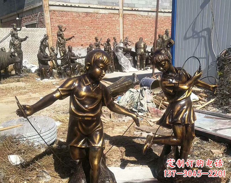 泰州跳绳的儿童铜雕