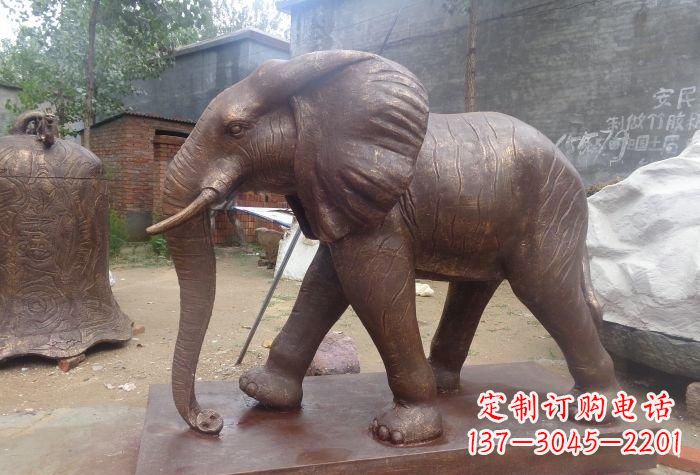 泰州铜大象雕塑