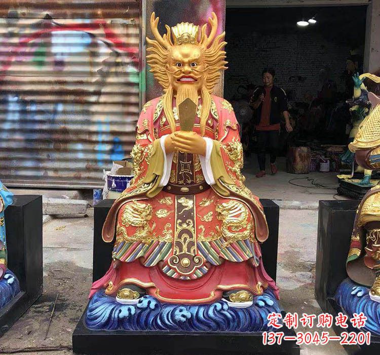 泰州铜雕彩绘坐式龙王