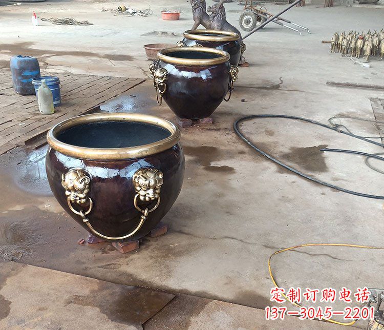 泰州铜雕故宫狮子头水缸雕塑
