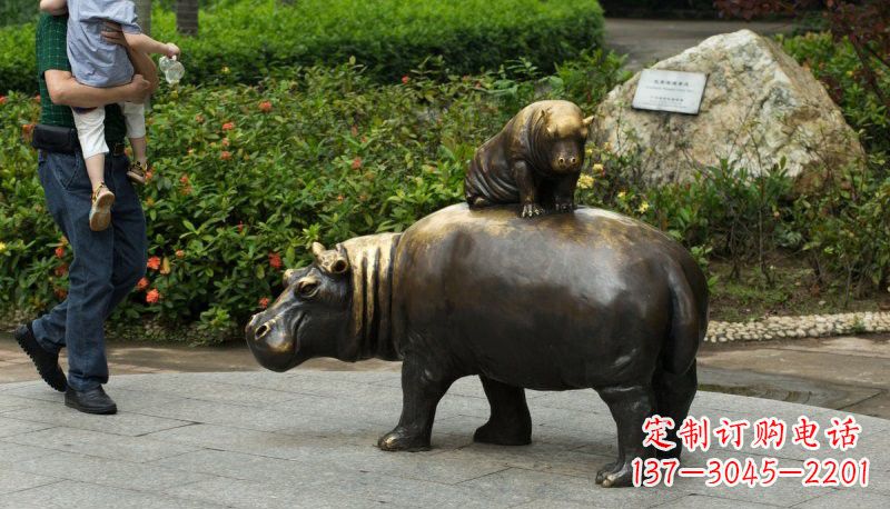 泰州铜雕母子河马