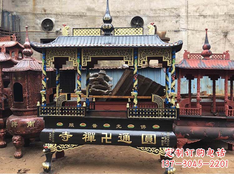 泰州铜雕像铁香炉