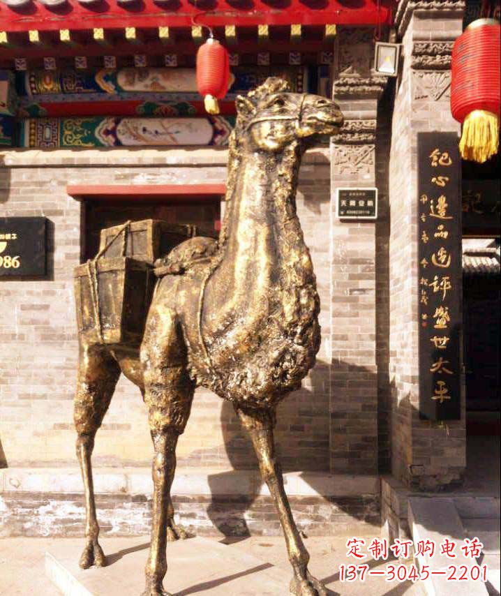 泰州驮行李的骆驼动物铜雕