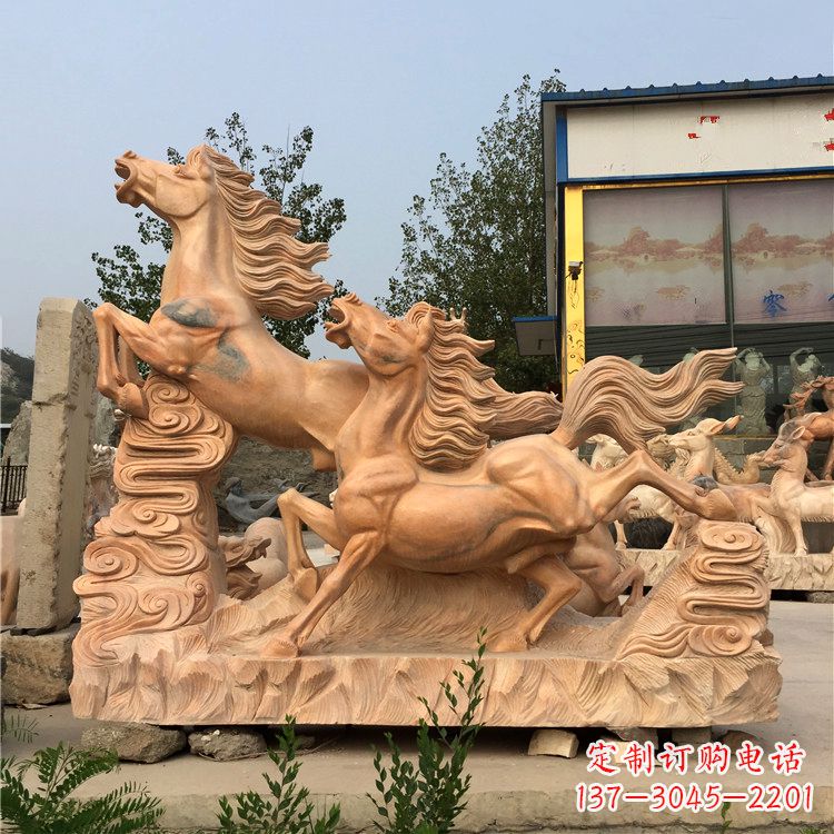 泰州晚霞红奔马群雕