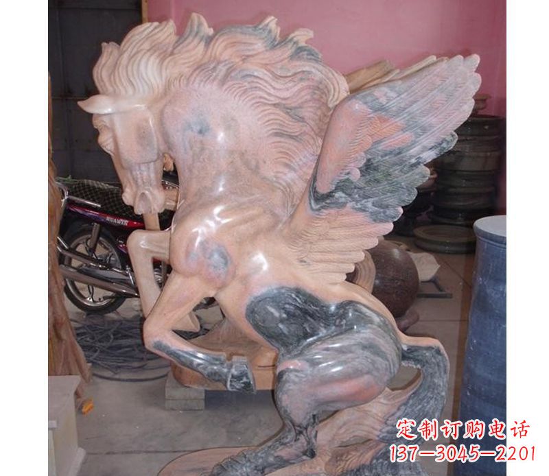 泰州晚霞红奔马石雕