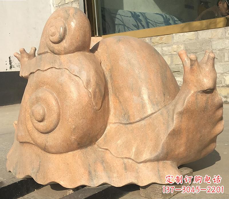 泰州晚霞红大型蜗牛母子雕塑