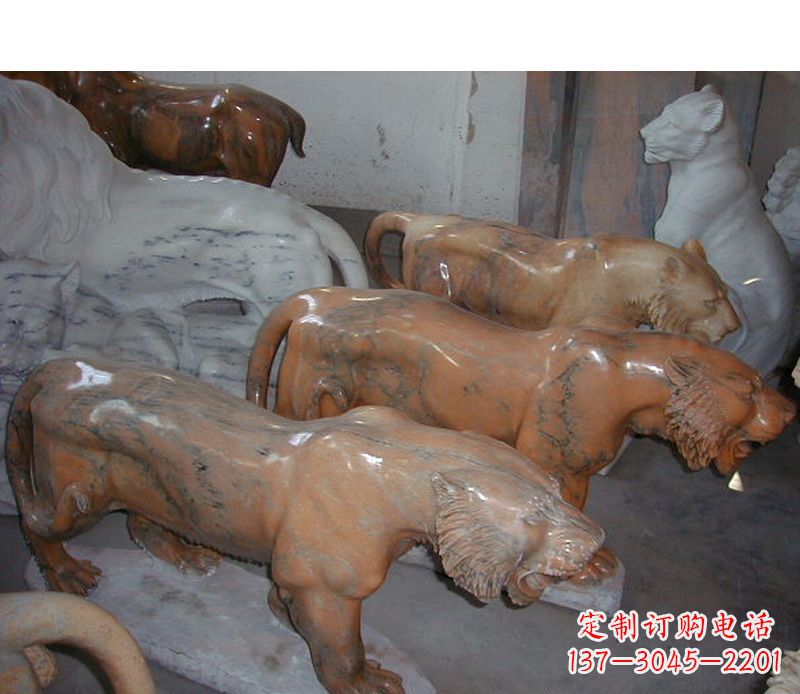 泰州晚霞红动物老虎石雕
