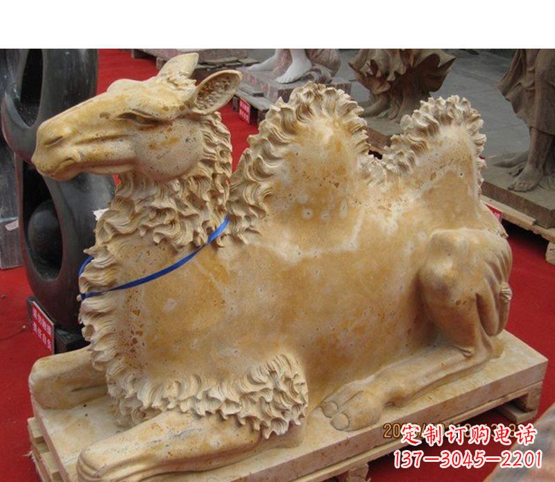 泰州晚霞红动物骆驼石雕