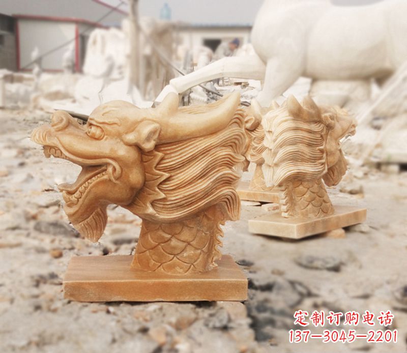 泰州晚霞红喷水龙头雕塑