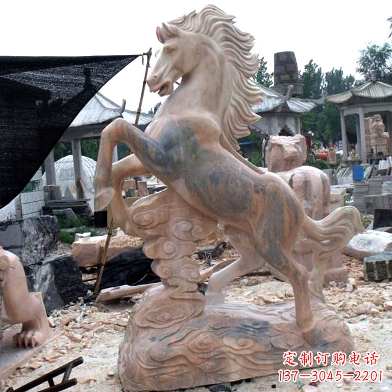 泰州晚霞红石雕马生肖动物雕塑