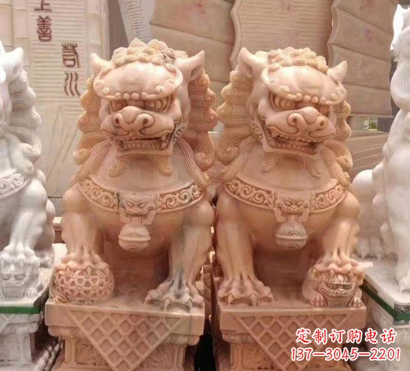 泰州晚霞红石雕狮子