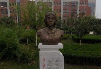 泰州南丁格尔校园名人铜雕：精致细致的雕塑艺术